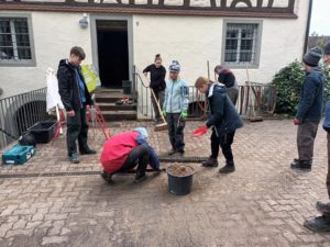 Hinterhof aufräumen