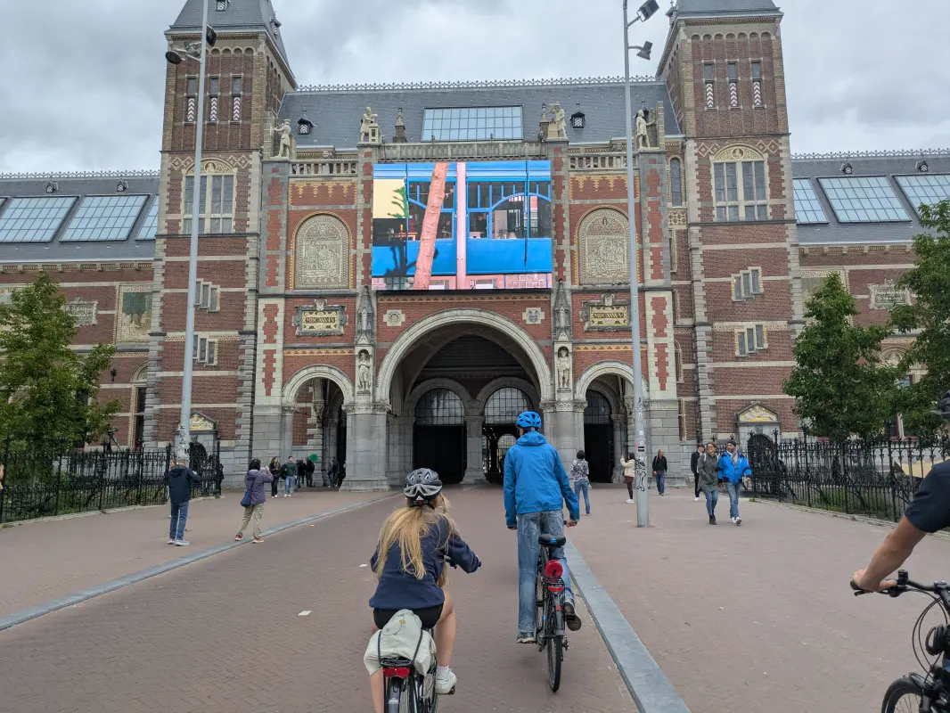 Vor dem Rijksmuseum